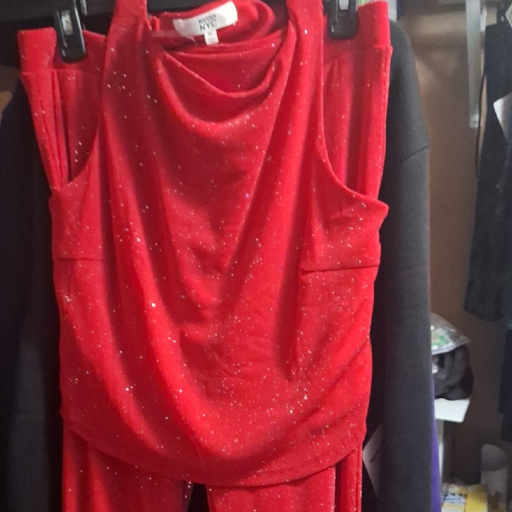 Red Sparkly Sleeveless Top And Pant Suit